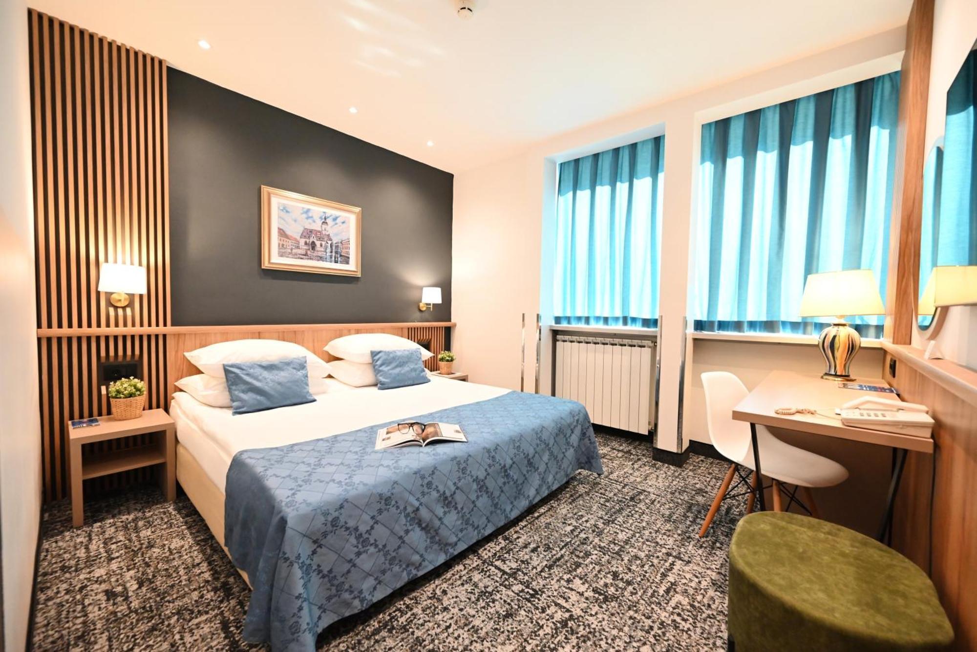 Hotel Central 3*